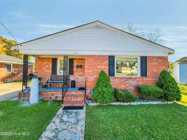 303 Roanoke Avenue, Elizabeth City, NC 27909