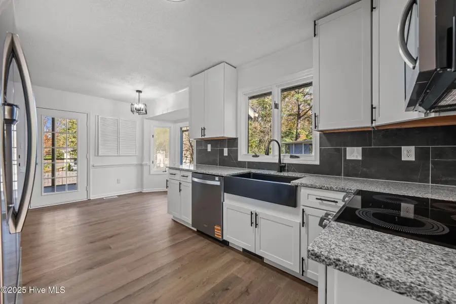 309 Channel Run Drive, New Bern, NC 28562 - Image #2