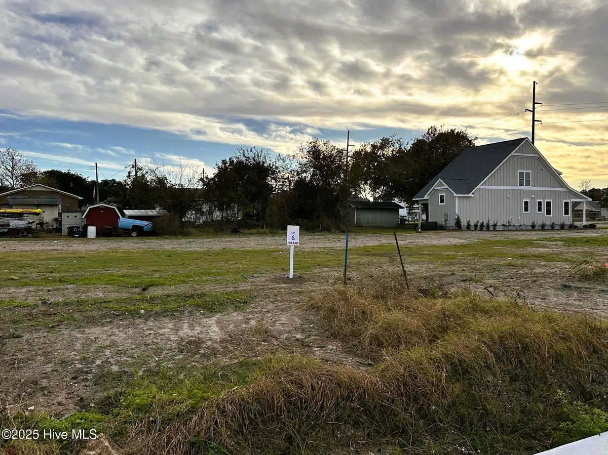 2407 Ferabee Street, Morehead City, NC 28557 - Image #1