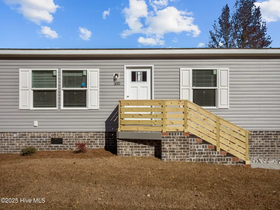 300 N Red Maple Court, Swansboro, NC 28584 - Image #3