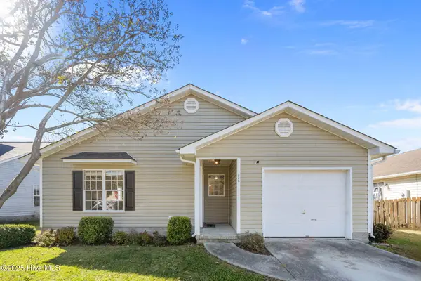 426 Boysenberry Lane, Hubert, NC 28539