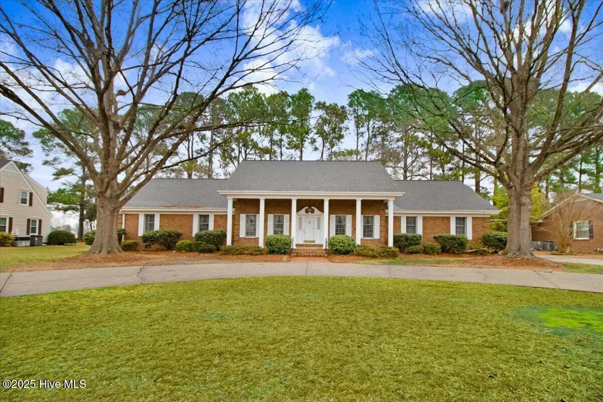 702 Hillcrest Drive, Mount Olive, NC 28365 - Image #1