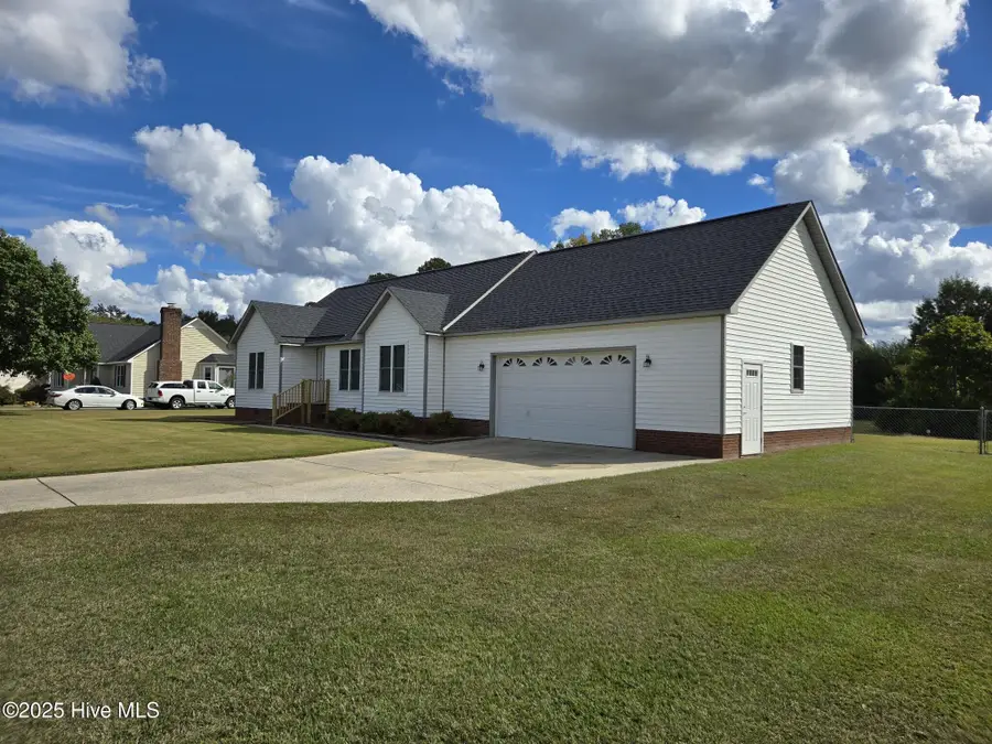 939 Teakwood Drive, Greenville, NC 27834 - Image #3