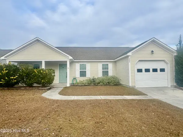 206 Red Carnation Drive, Holly Ridge, NC 28445