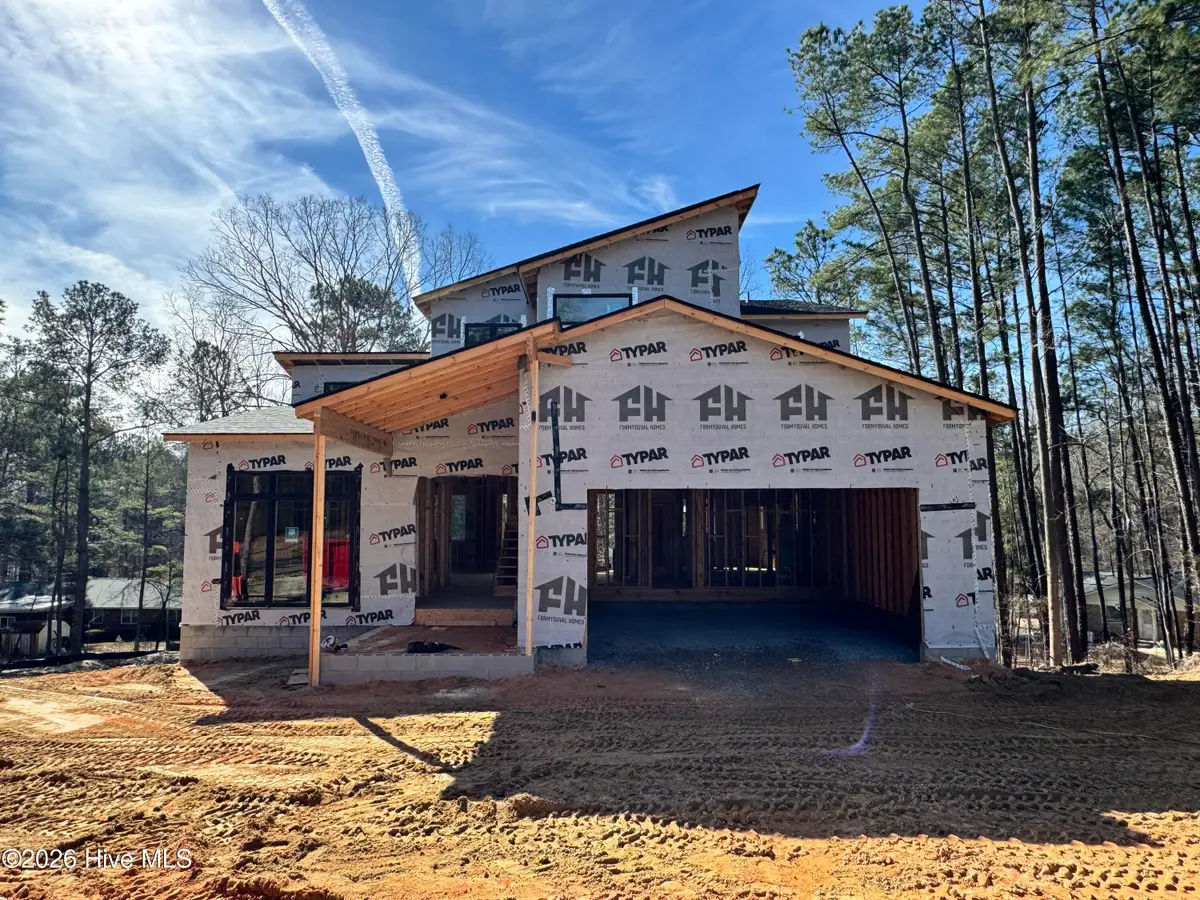 1106 N Glenwood Trail, Southern Pines, NC 28387 - Image #1