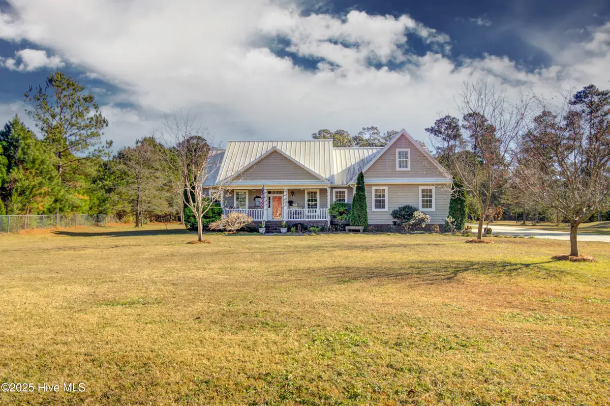 102 Plantation Drive, Swansboro, NC 28584 - Image #1