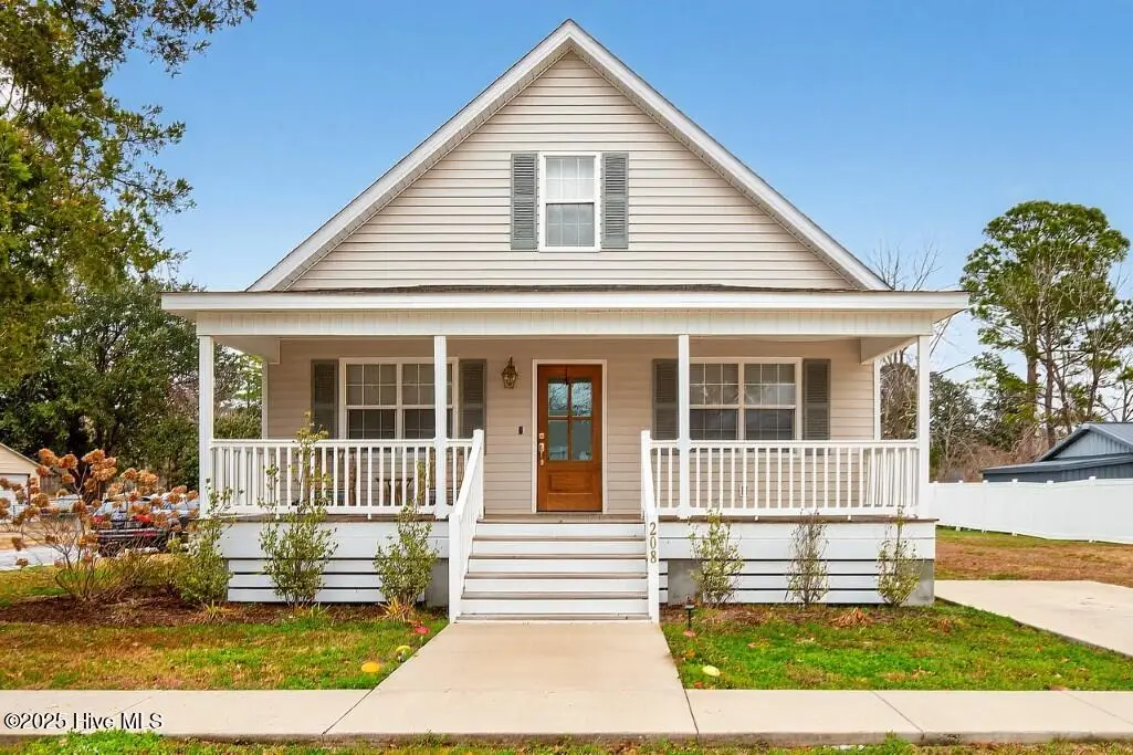 208 Pollock Street, Pollocksville, NC 28573 - Image #1