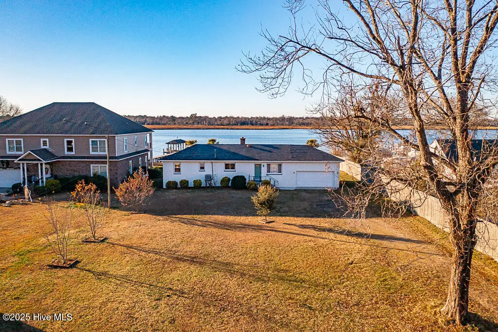 304 Madam Moores Lane, New Bern, NC 28562 - Image #1