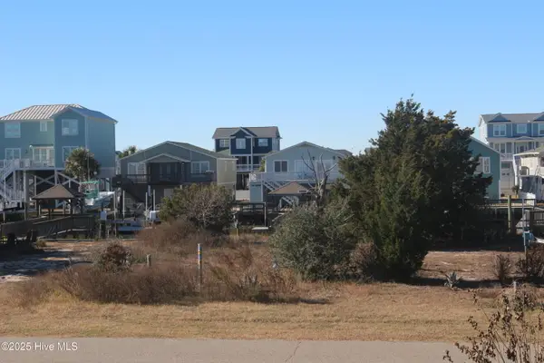 115 Raleigh Street, Holden Beach, NC 28462