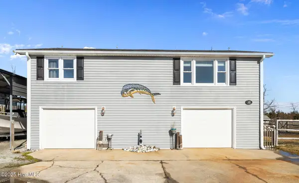 112 Croaker Street, Davis, NC 28524