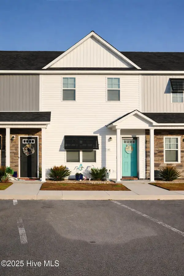 30 Outrigger Drive, Swansboro, NC 28584