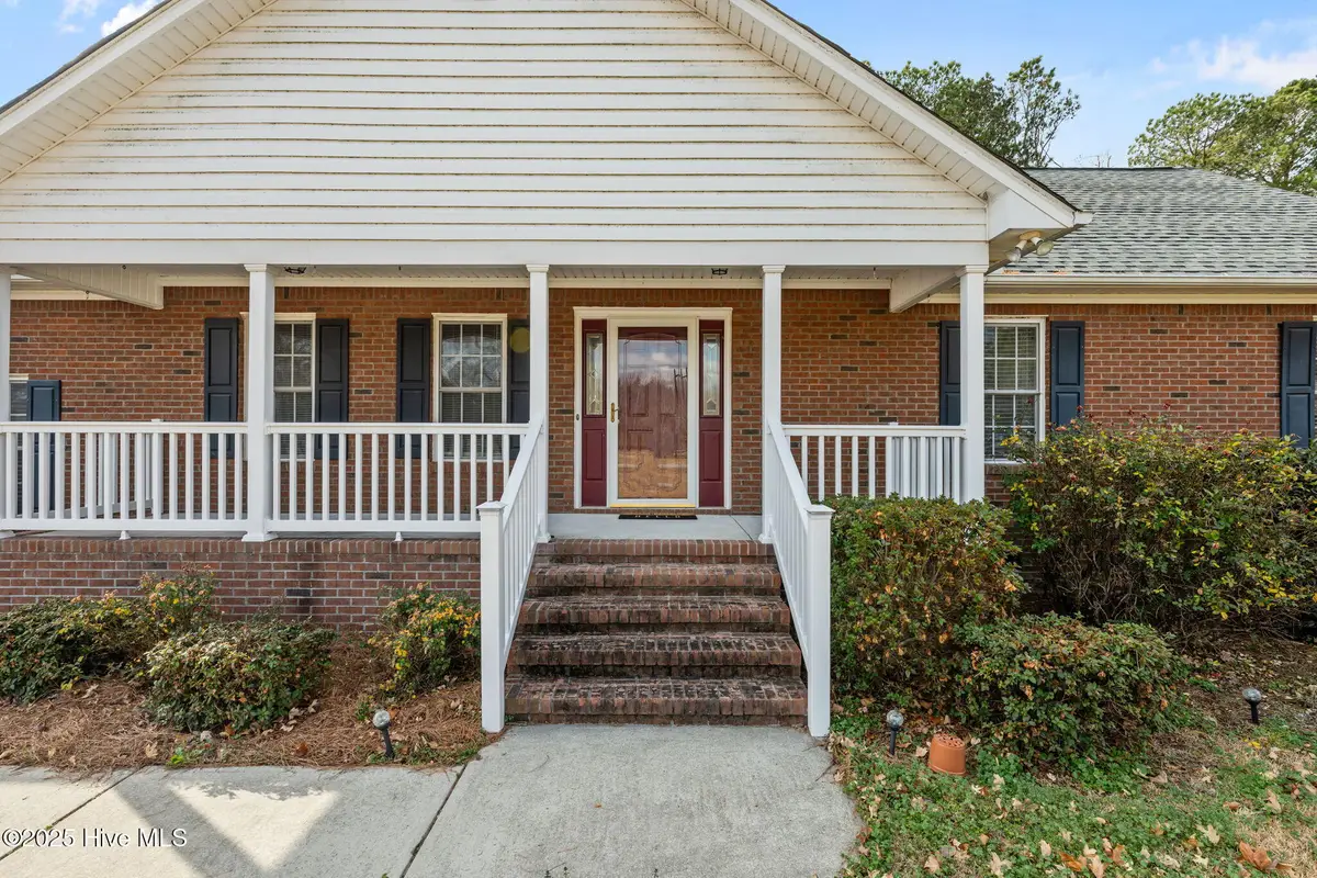 309 Nina Lane, New Bern, NC 28562 - Image #1