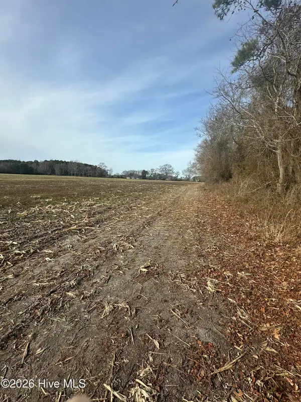 2 Fisher Landing Road, Jarvisburg, NC 27947