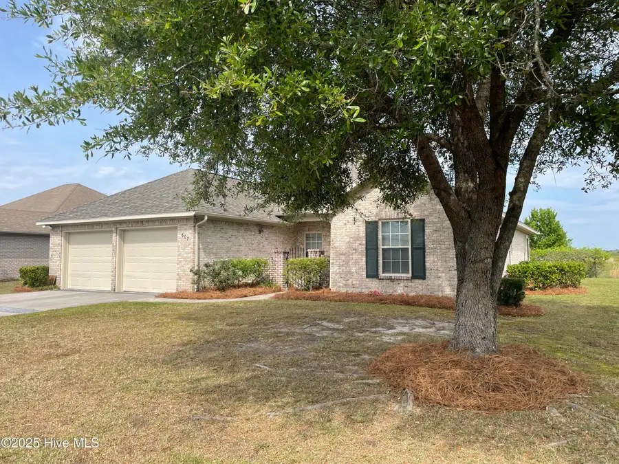 607 Castle Bay Drive, Hampstead, NC 28443 - Image #2