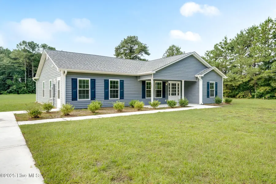 102 Kyle Herring Drive, Teachey, NC 28464 - Image #2