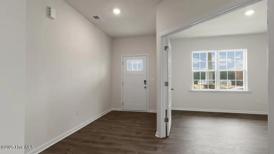 995 Misty Creek Drive, Aberdeen, NC 28315 - Image #2