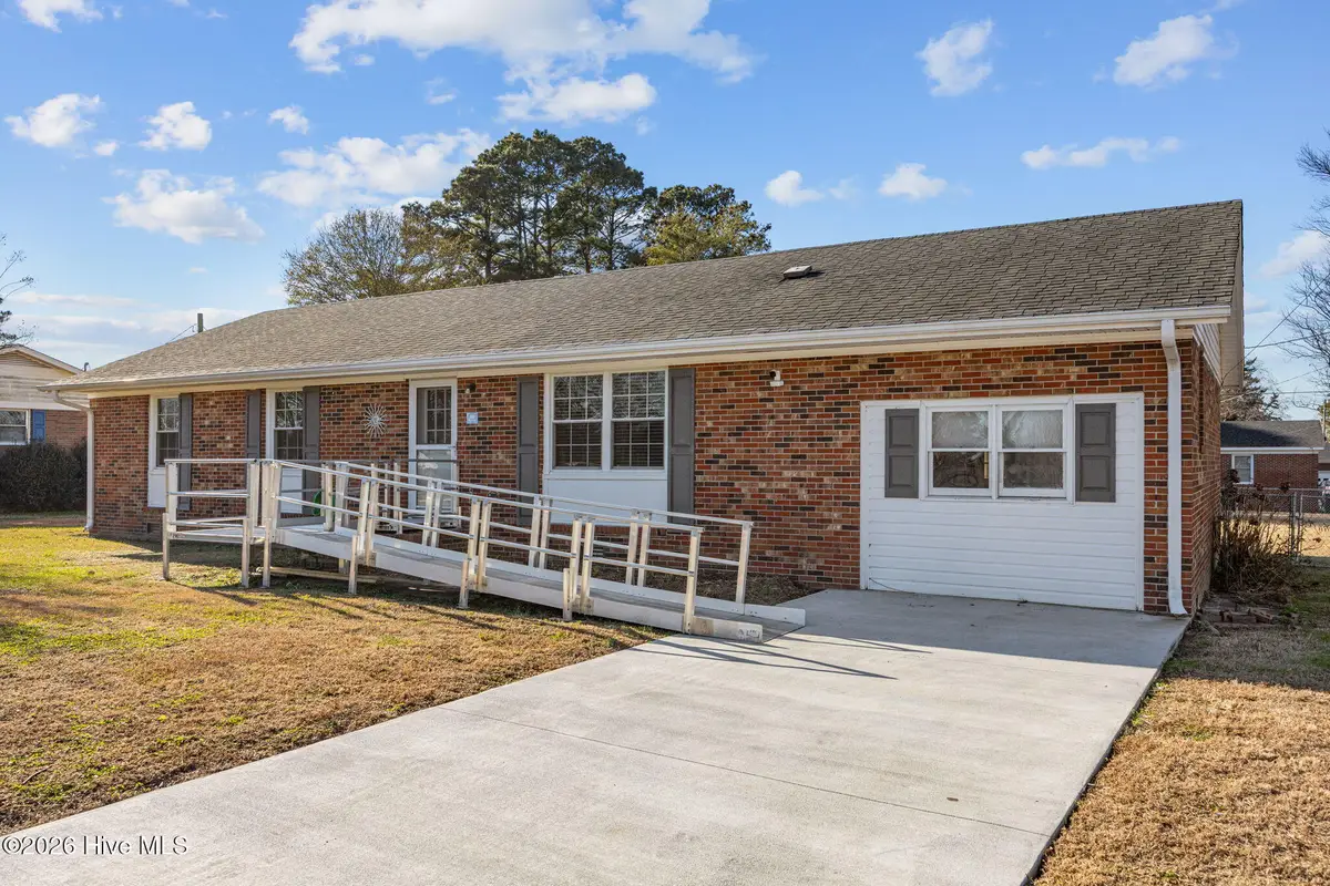 3992 Sunny Lane Drive, Ayden, NC 28513 - Image #1