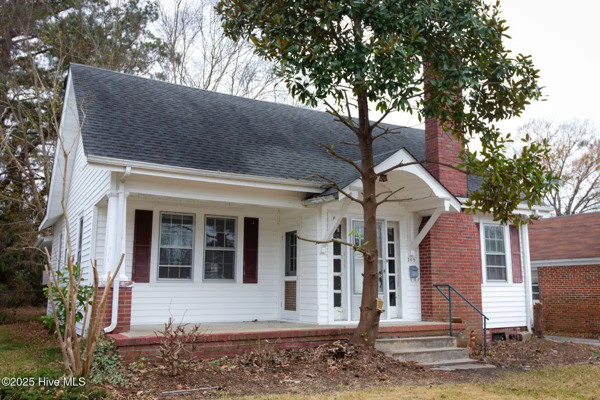 205 E 11th Street, Washington, NC 27889 - Image #1