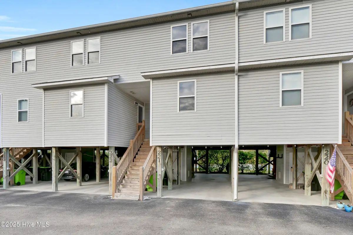 221 Lazy Day Drive, Surf City, NC 28445 - Image #1