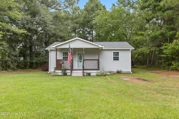 614 Saint Johns Church Road, Hampstead, NC 28443