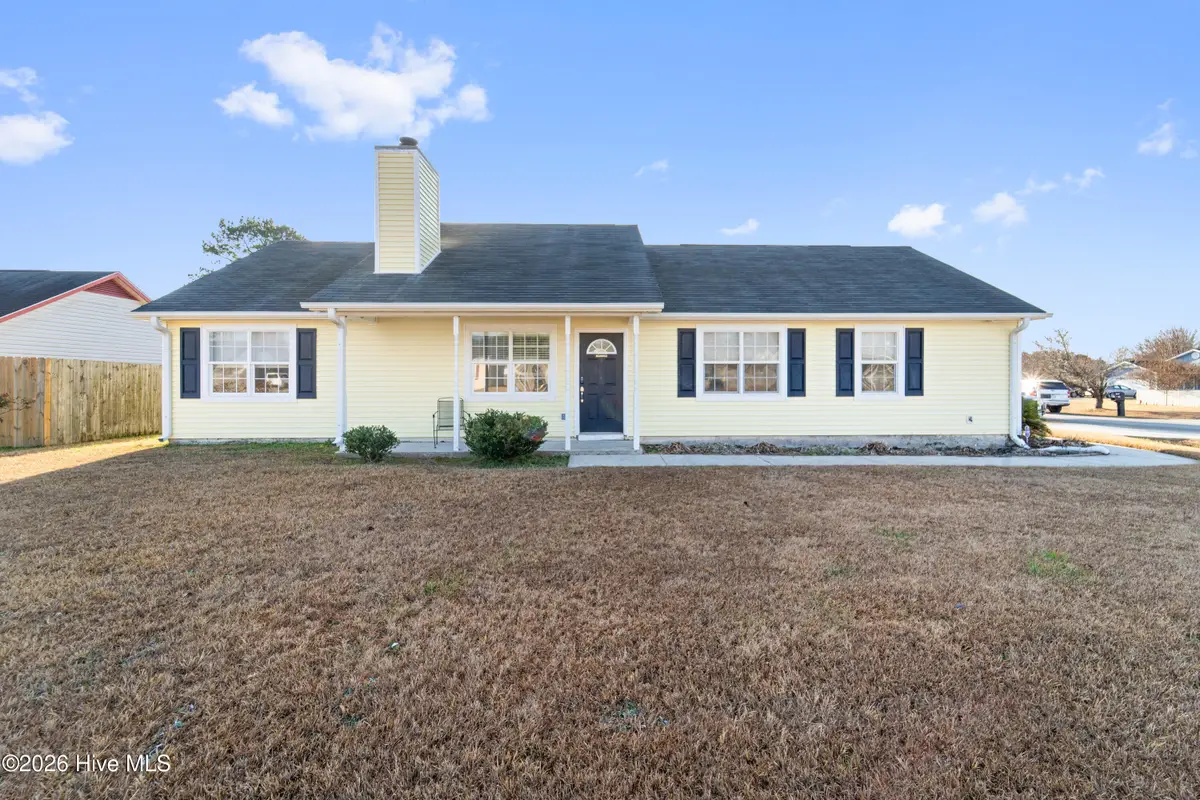 601 Cannon Court, Hubert, NC 28539 - Image #1