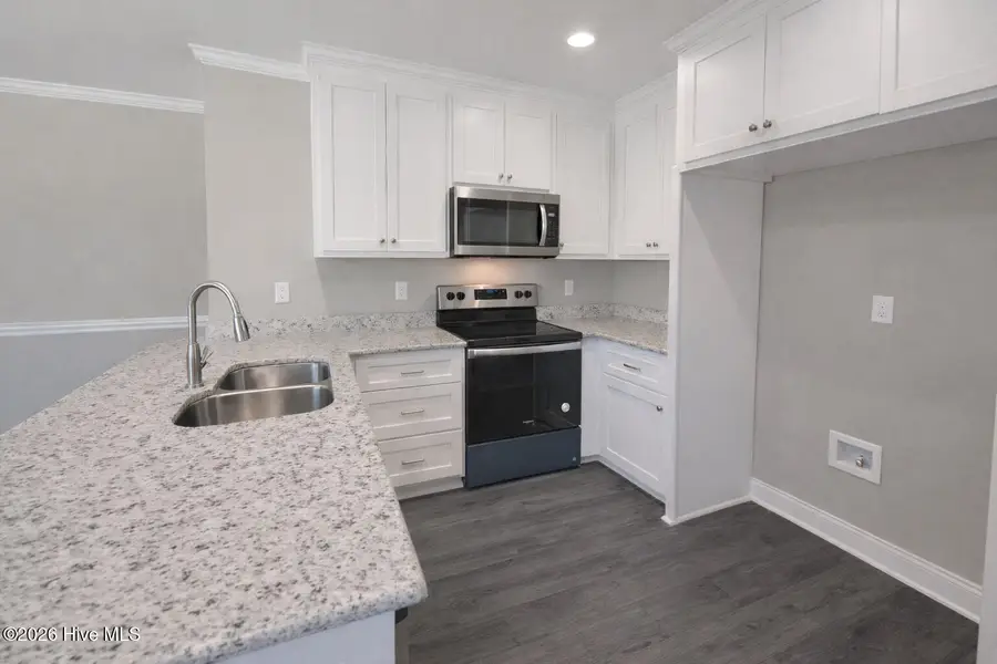 802 Holmes Street, Clinton, NC 28328 - Image #3