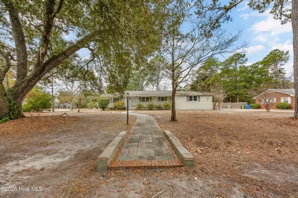 9 Castlewood Drive, Wilmington, NC 28409