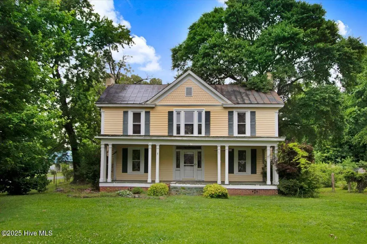 105 W Wayne Street, Fremont, NC 27830 - Image #1