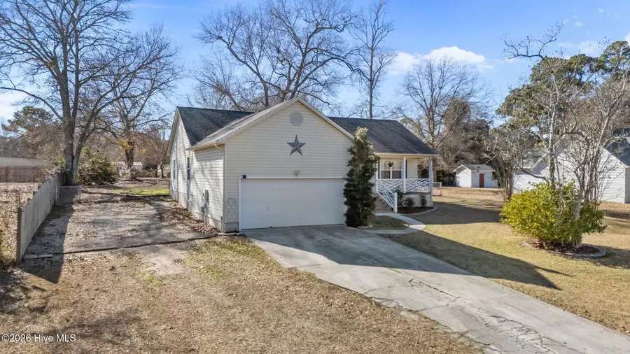 827 Roberts Road, Newport, NC 28570 - Image #3