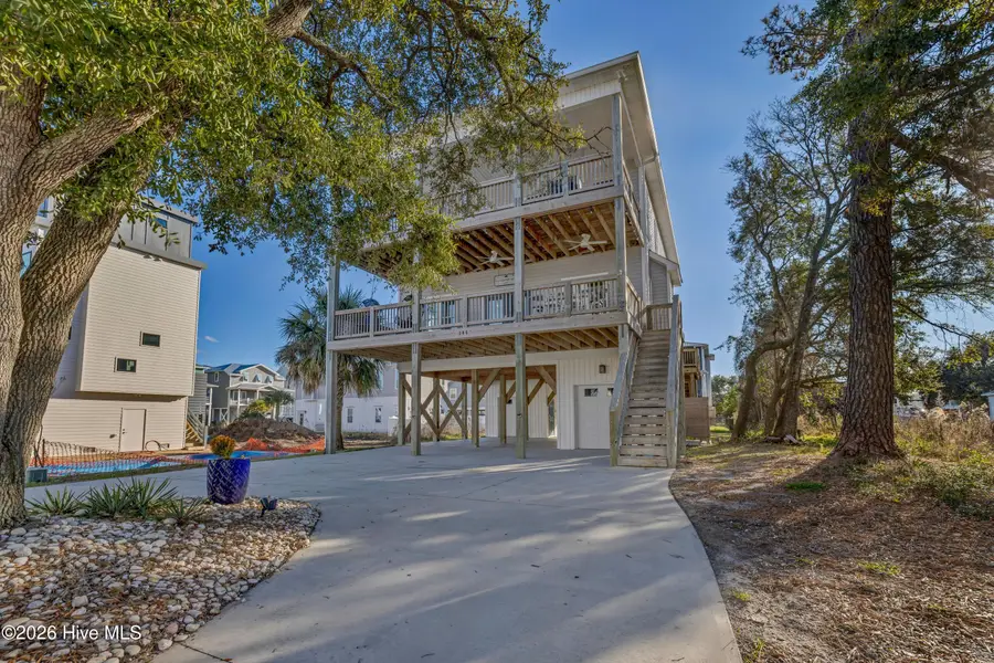 305 Columbia Avenue, Carolina Beach, NC 28428 - Image #2
