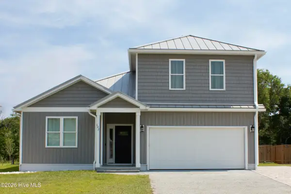 102 Evergreen Lane, Pine Knoll Shores, NC 28512