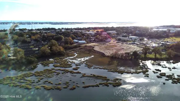 2405 E Myrtle Street, Morehead City, NC 28557