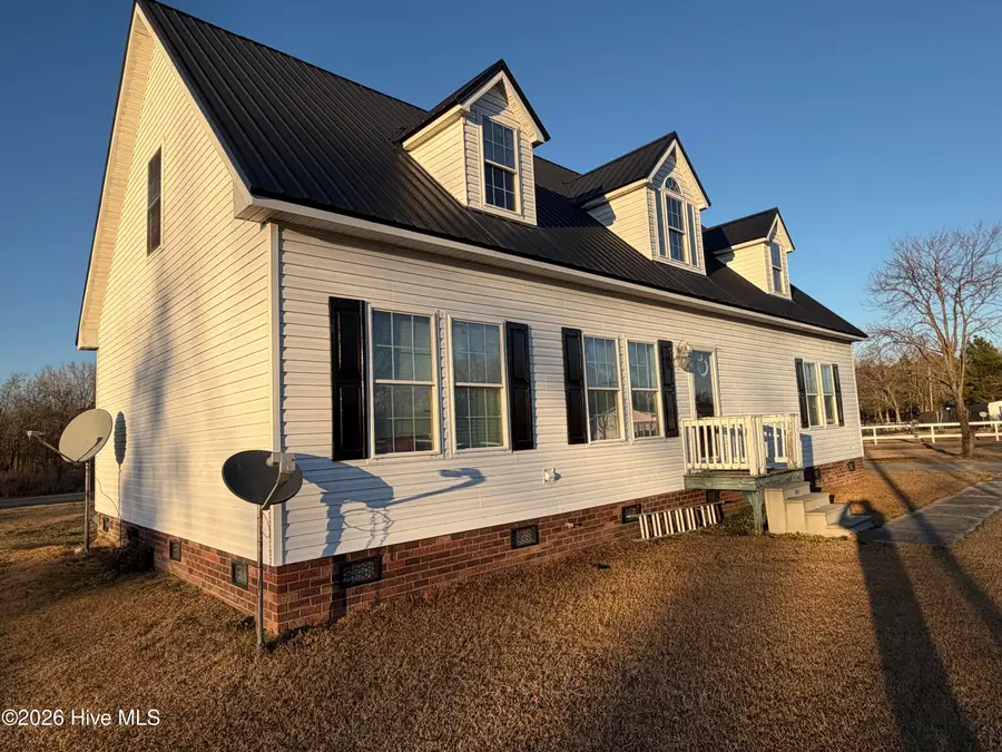 848 Pinewood Road, Fairmont, NC 28340 - Image #2