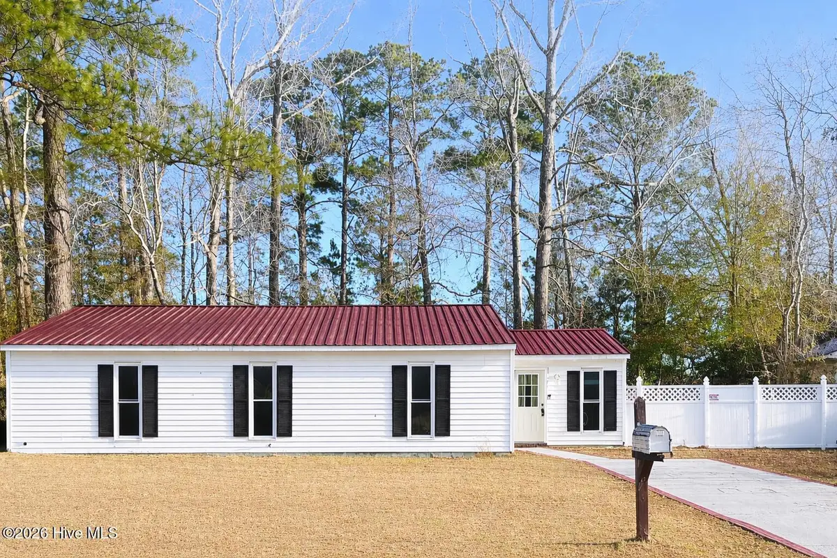 329 Lakewood Drive, Jacksonville, NC 28546 - Image #1