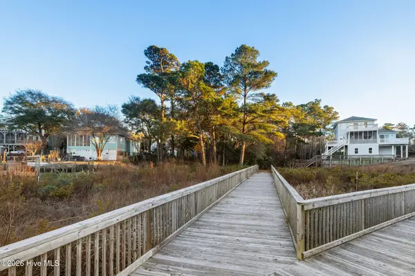 9806 Clarendon Drive, Emerald Isle, NC 28594