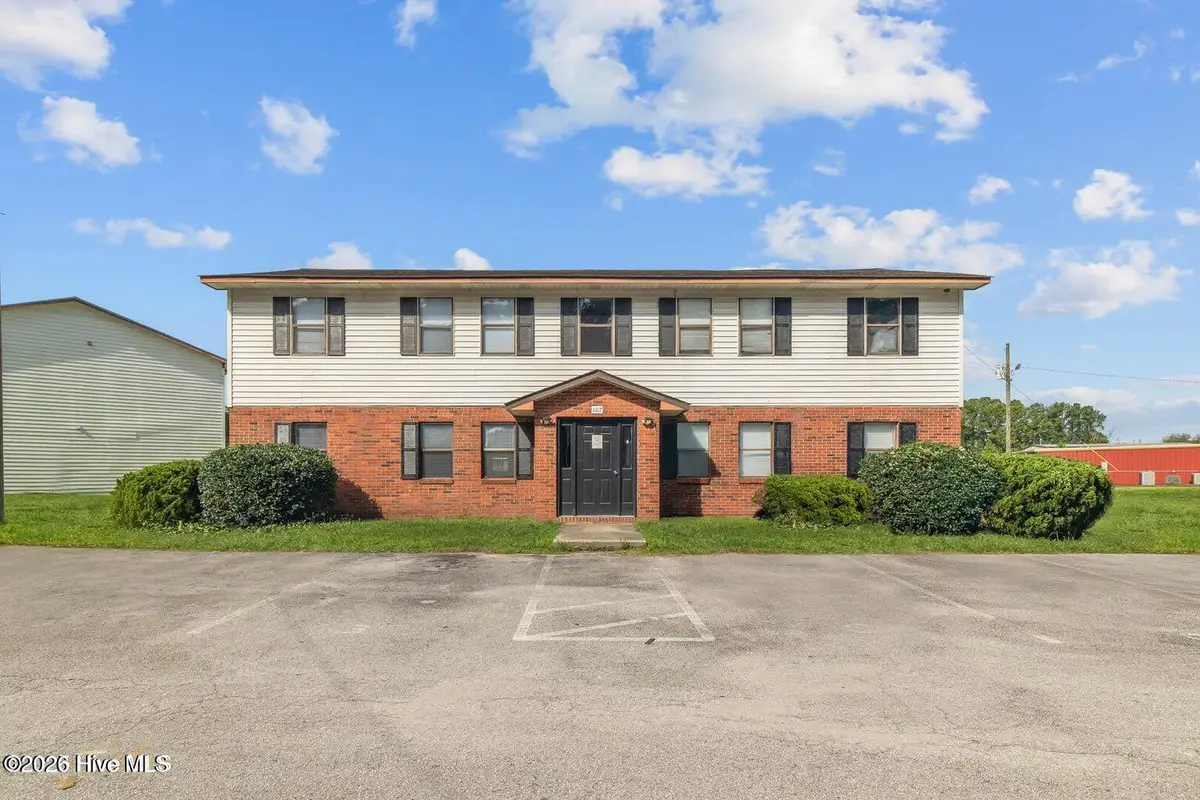 107 Ravenwood Drive, Jacksonville, NC 28546 - Image #1