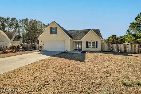 215 W Woodbine Terrace, Burgaw, NC 28425