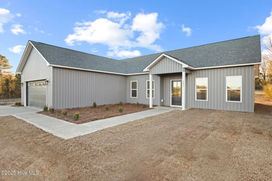 404 Wade Drive, Richlands, NC 28574 - Image #2