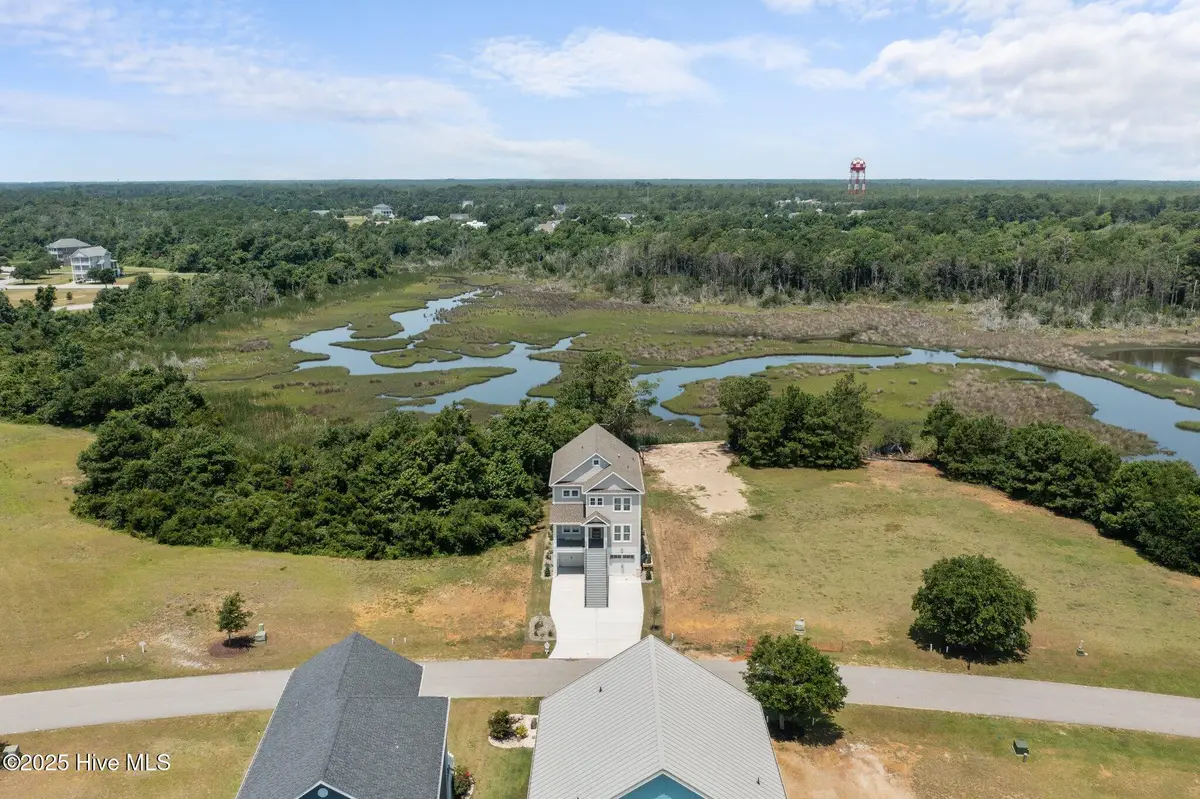 609 Cannonsgate Drive, Newport, NC 28570 - Image #1