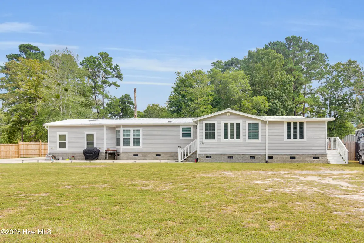 414 W Branch Drive, Newport, NC 28570 - #1