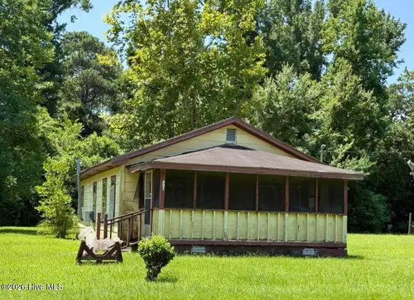 217 W South Street, Rose Hill, NC 28458