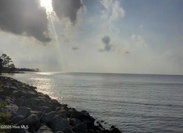 98 Shifting Sands Road, Columbia, NC 27925