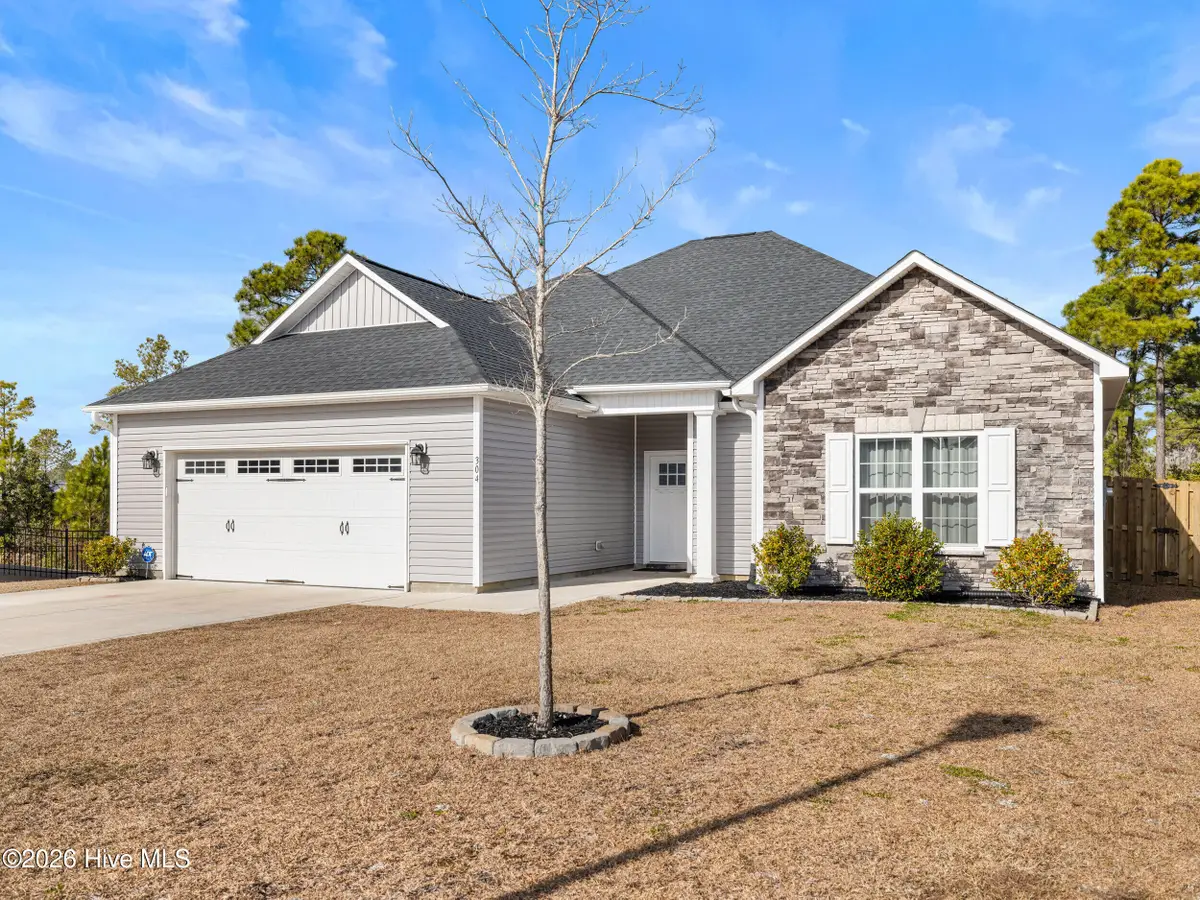 304 Catboat Way, Sneads Ferry, NC 28460 - Image #1