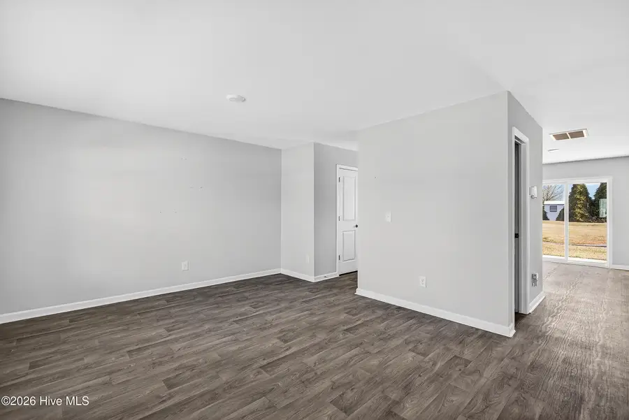 524 Dakota Avenue, New Bern, NC 28560 - #3