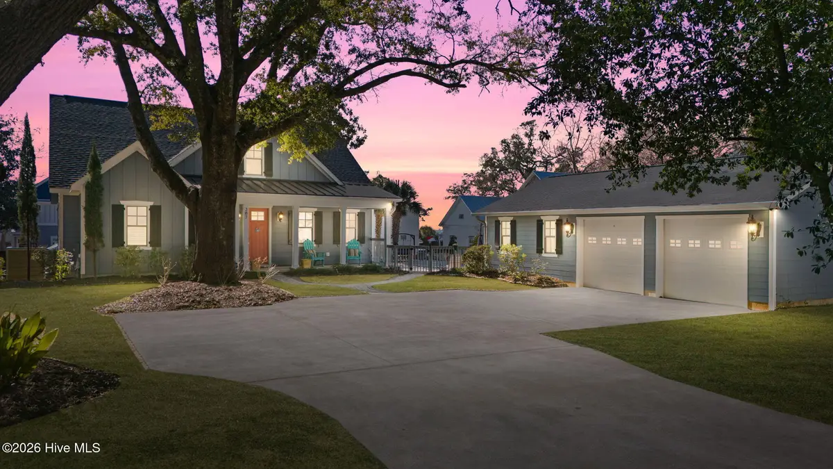 209 Clarendon Avenue, Southport, NC 28461 - #1