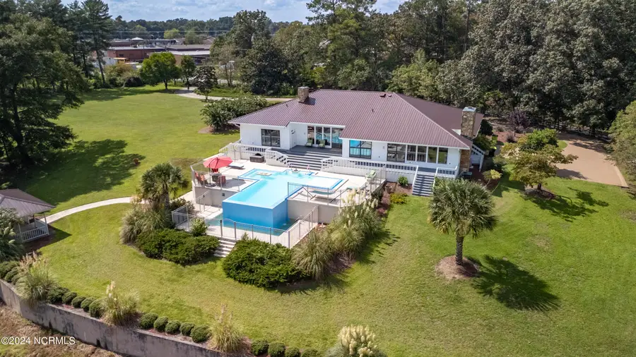 101 Elizabeth Road, Elizabethtown, NC 28337 - #2