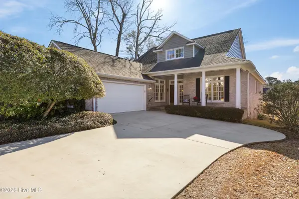 8341 Vintage Club Circle, Wilmington, NC 28411