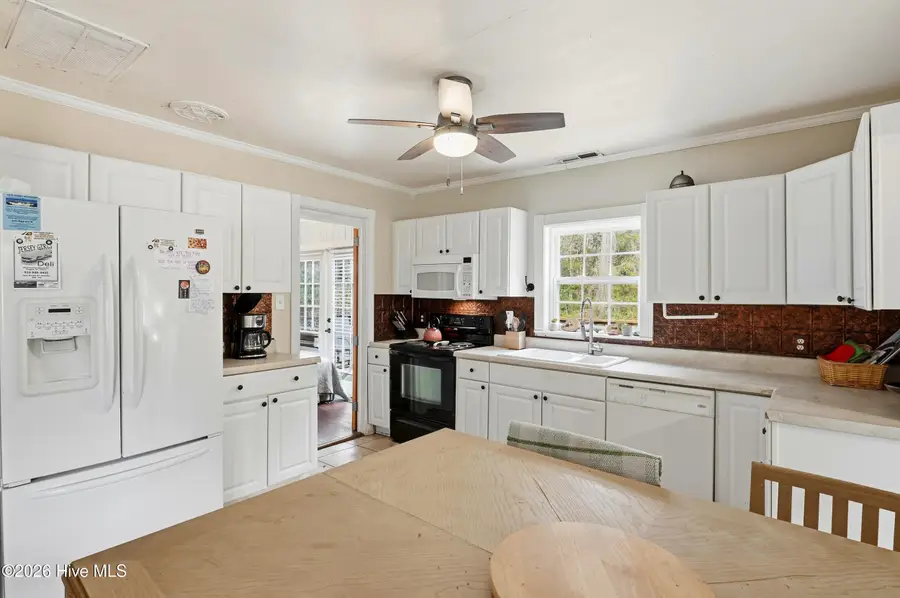 2072 Boones Neck Road Sw, Supply, NC 28462 - #3