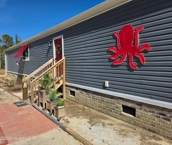 147 Cedarwood Drive, Swansboro, NC 28584