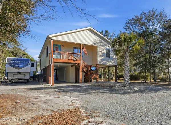 140 NE 18th Street, Oak Island, NC 28465